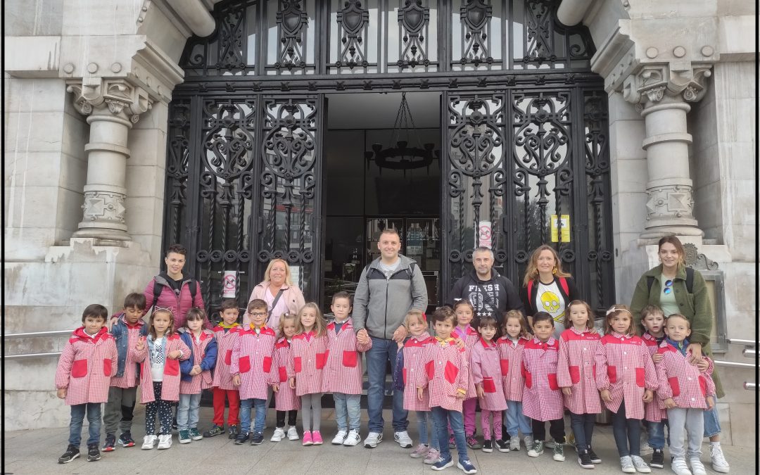 SALIDA AL AYUNTAMIENTO Y MERCADO DE «LA ESPERANZA»