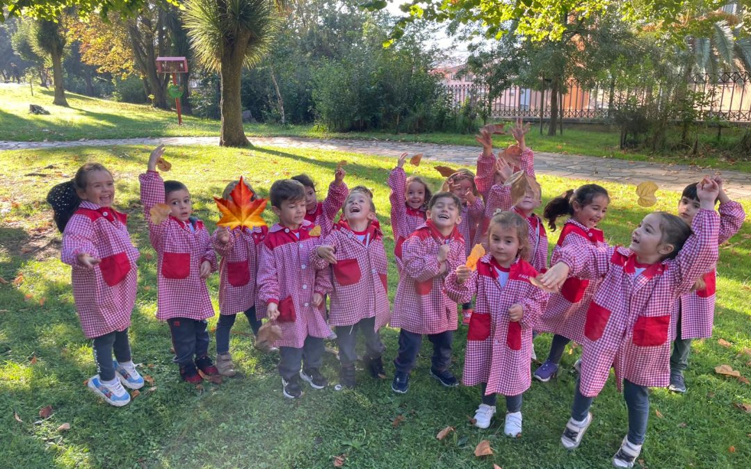 LOS ALUMNOS DE 2º DE INFANTIL  DISFRUTAMOS DE UN DÍA OTOÑAL EN EL PARQUE DE ALTAMIRA