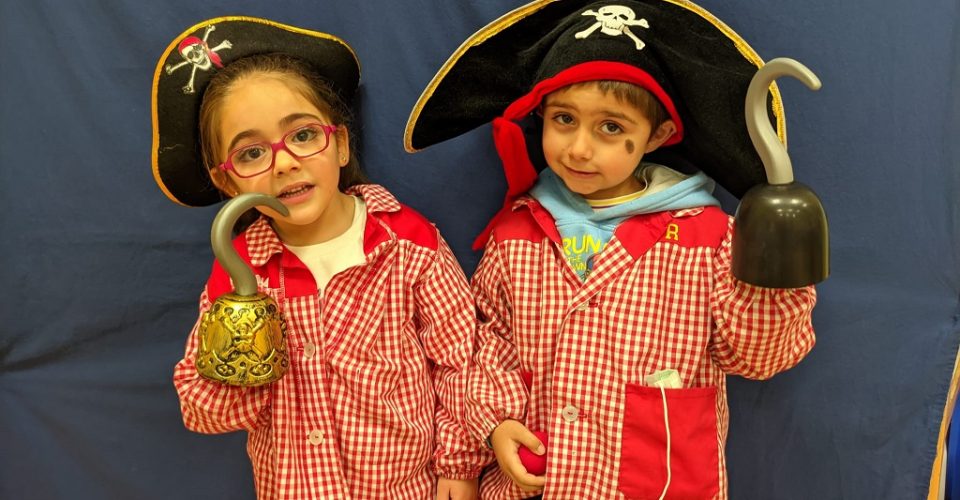 Los niños de 4 años, por fin nos hemos convertido en piratas.